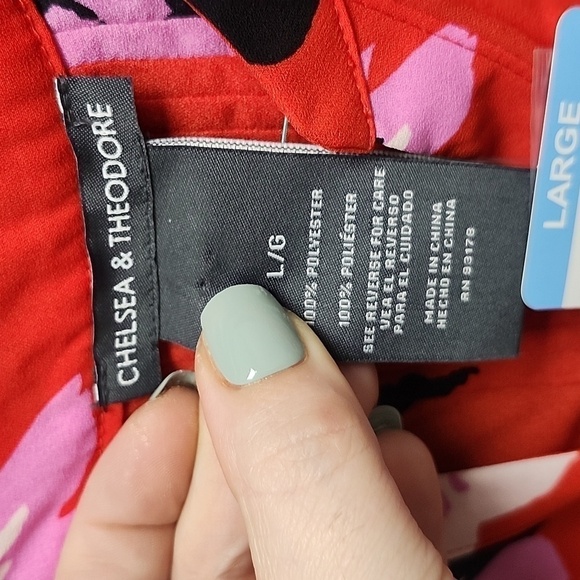 NWT CHELSEA & THEODORE RED SLEEVELESS FLORAL BLOUSE LARGE - Picture 6 of 9